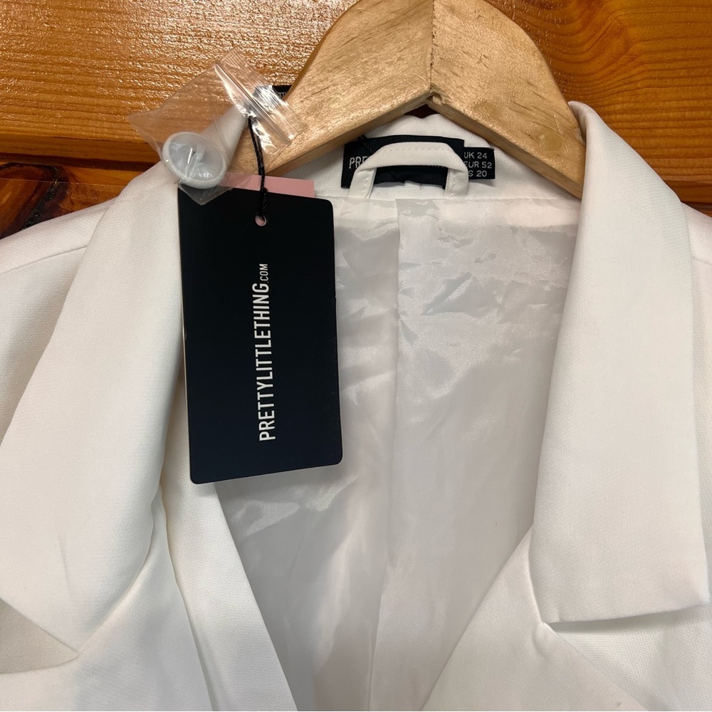 PrettyLittleThing White Plus Long Sleeve Collared Fitted Blazer 20 - Picture 6 of 9
